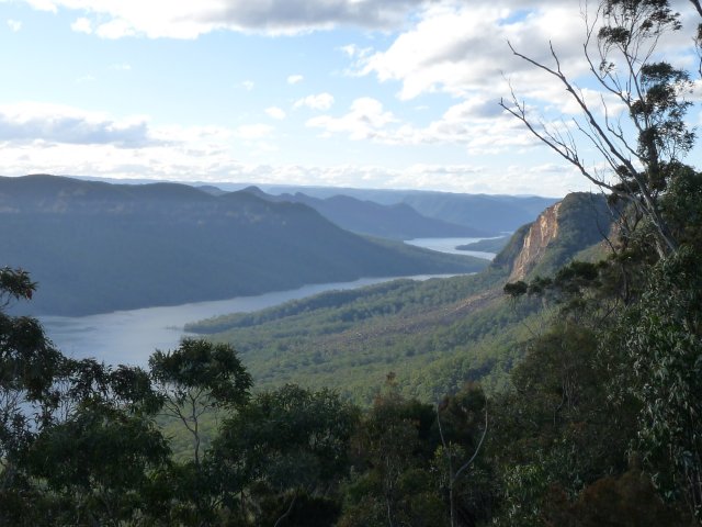 Lake Burragorang looking north